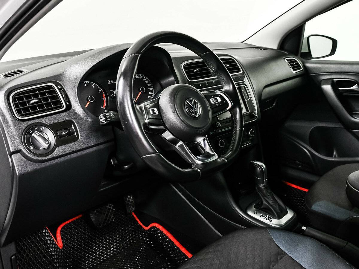 Купить Volkswagen Polo с пробегом. Фото: #11