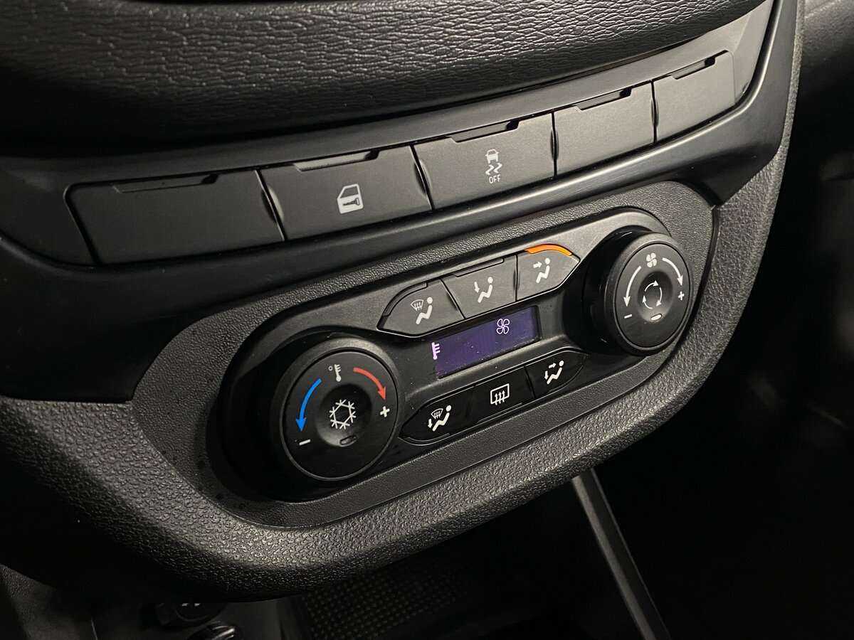 Купить Lada (ВАЗ) Vesta с пробегом. Фото: #11