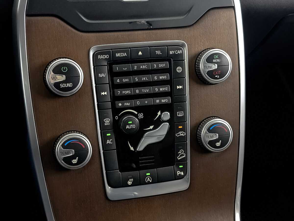 Купить Volvo XC70 с пробегом. Фото: #20