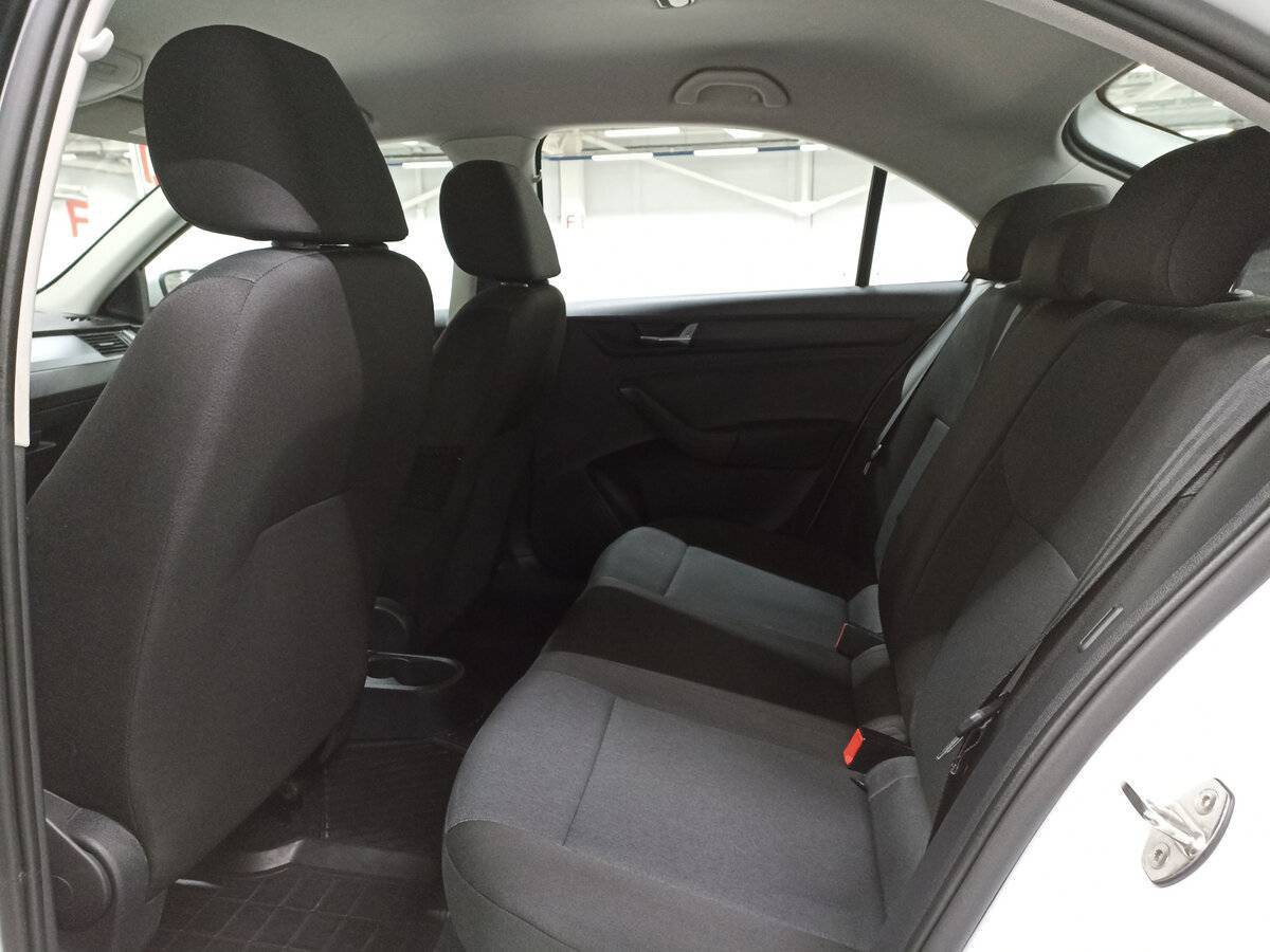 Купить Skoda Rapid с пробегом. Фото: #11
