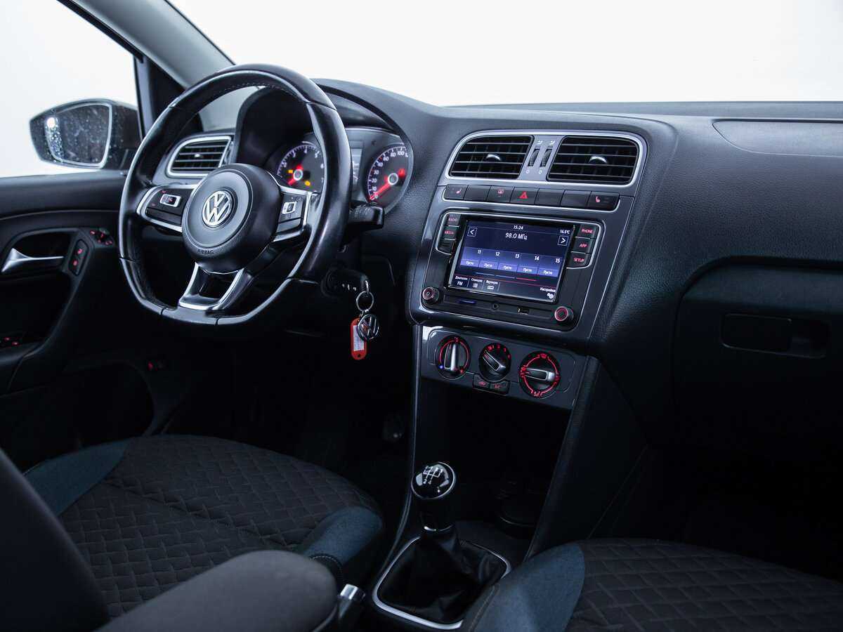 Купить Volkswagen Polo с пробегом. Фото: #11