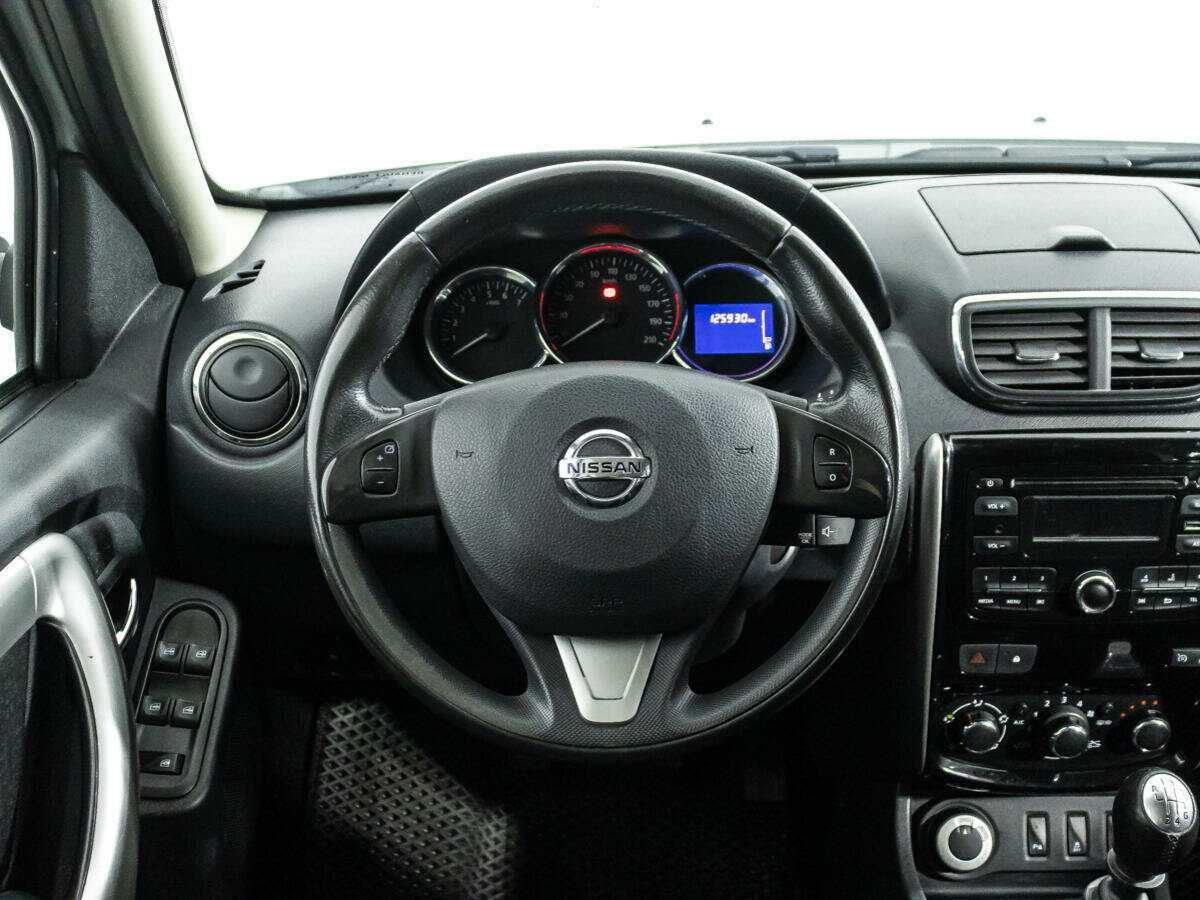 Купить Nissan Terrano с пробегом. Фото: #16