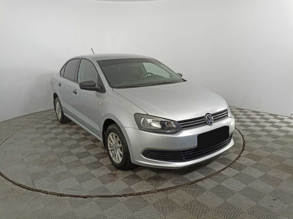 Купить Volkswagen Polo с пробегом. Фото: #2