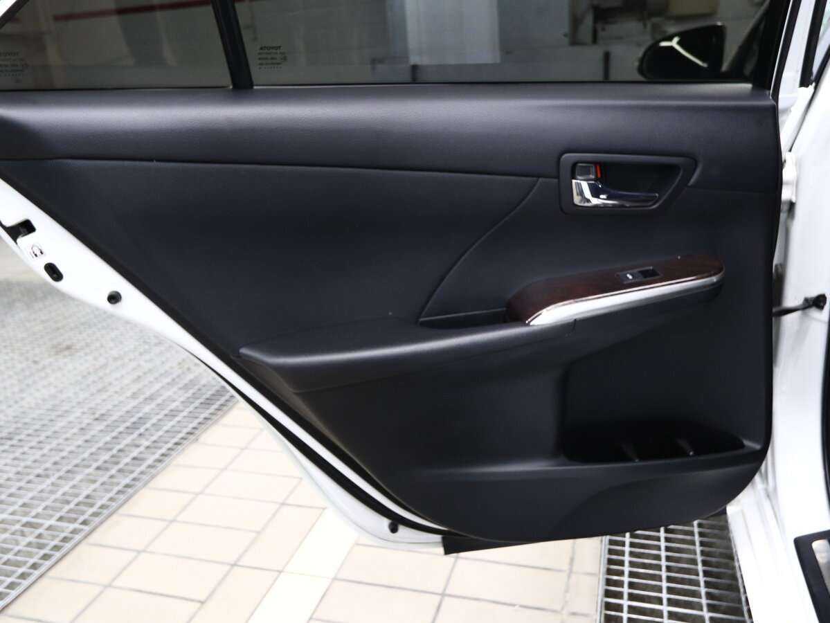 Купить Toyota Camry с пробегом. Фото: #9