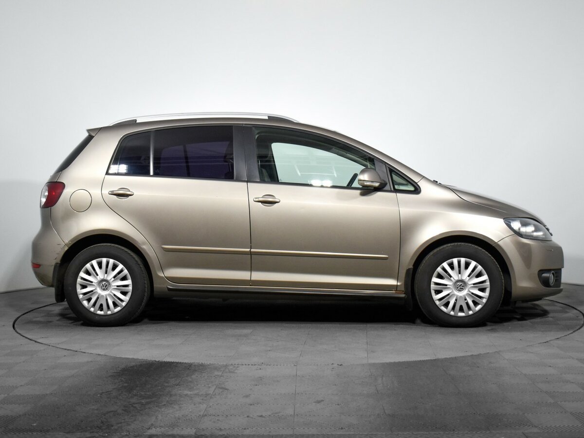 Купить Volkswagen Golf Plus с пробегом. Фото: #3