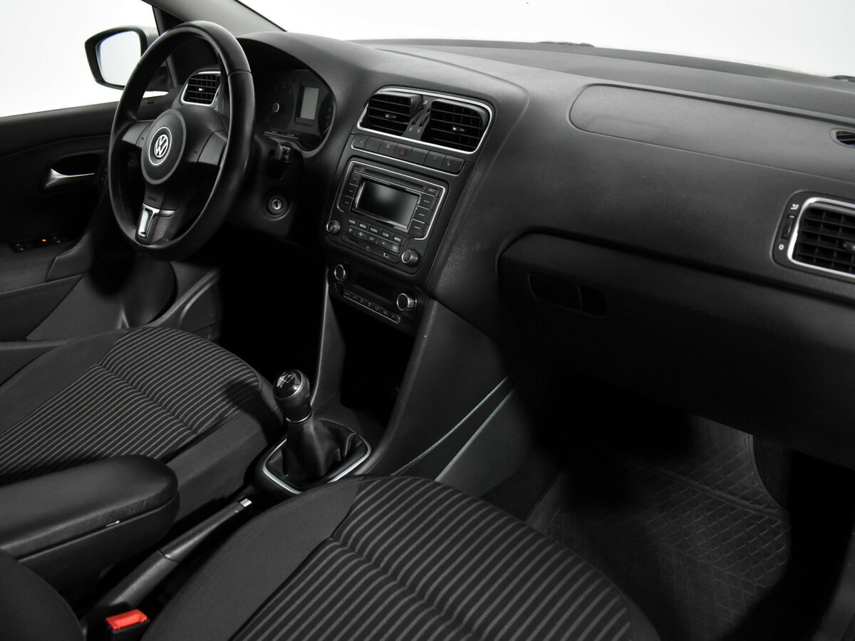 Купить Volkswagen Polo с пробегом. Фото: #11