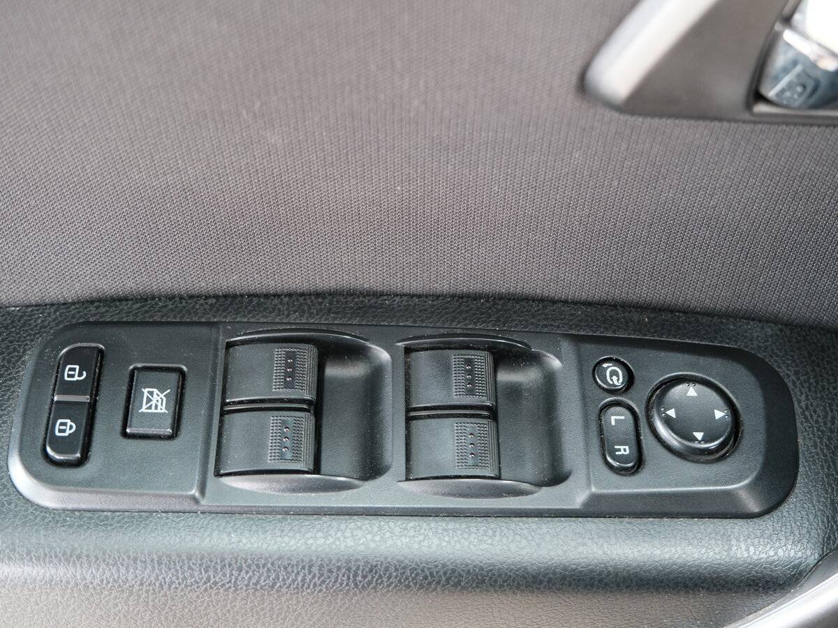 Купить FAW Besturn X80 с пробегом. Фото: #5