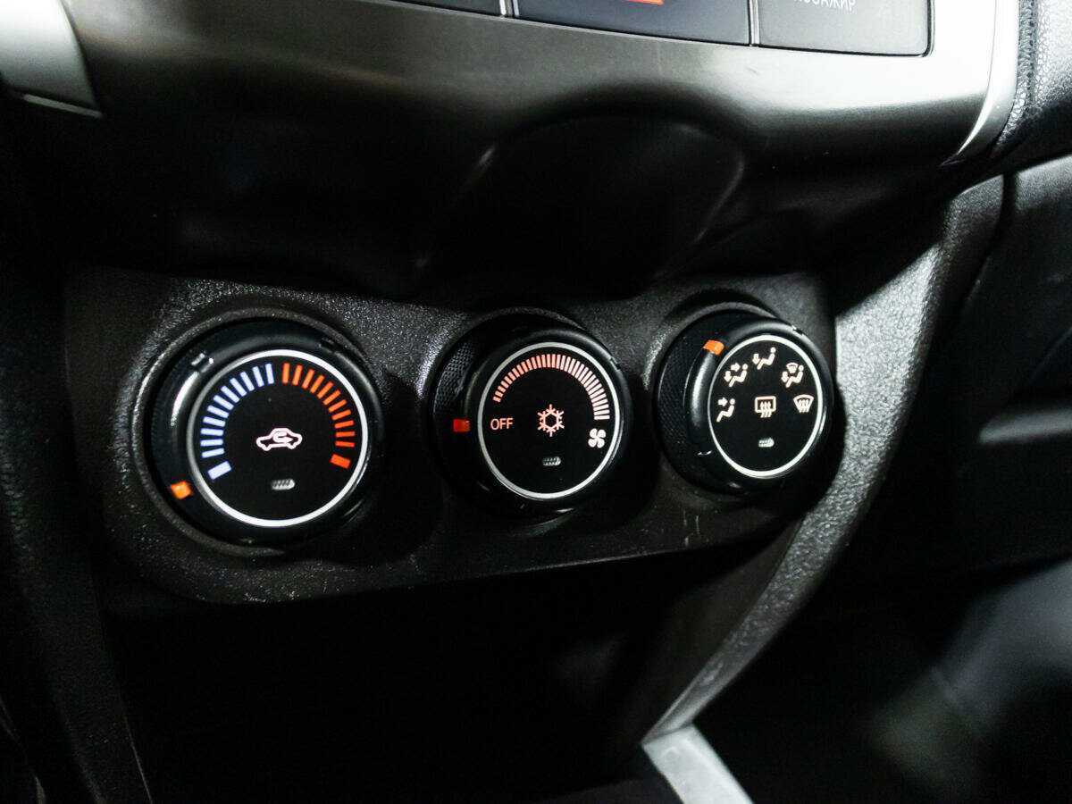 Купить Mitsubishi ASX с пробегом. Фото: #14