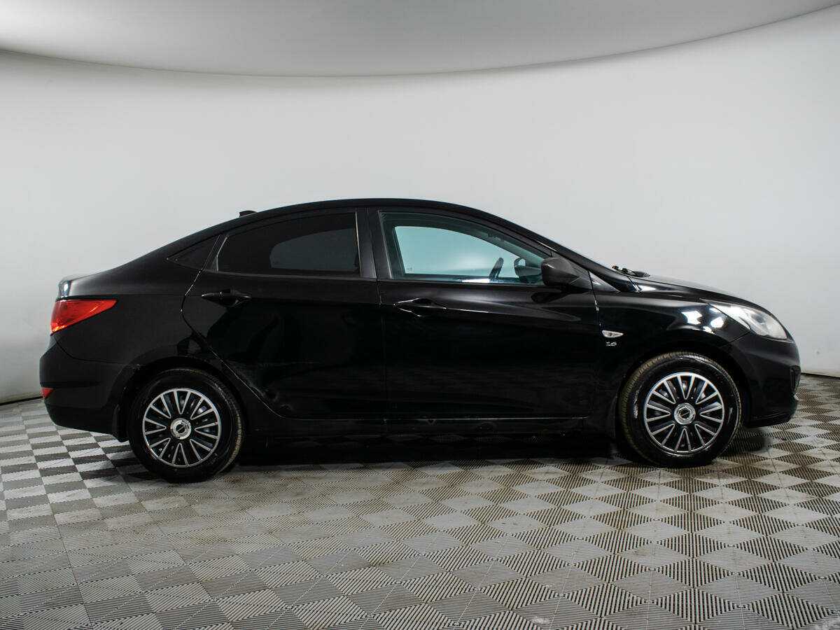 Купить Hyundai Solaris с пробегом. Фото: #3
