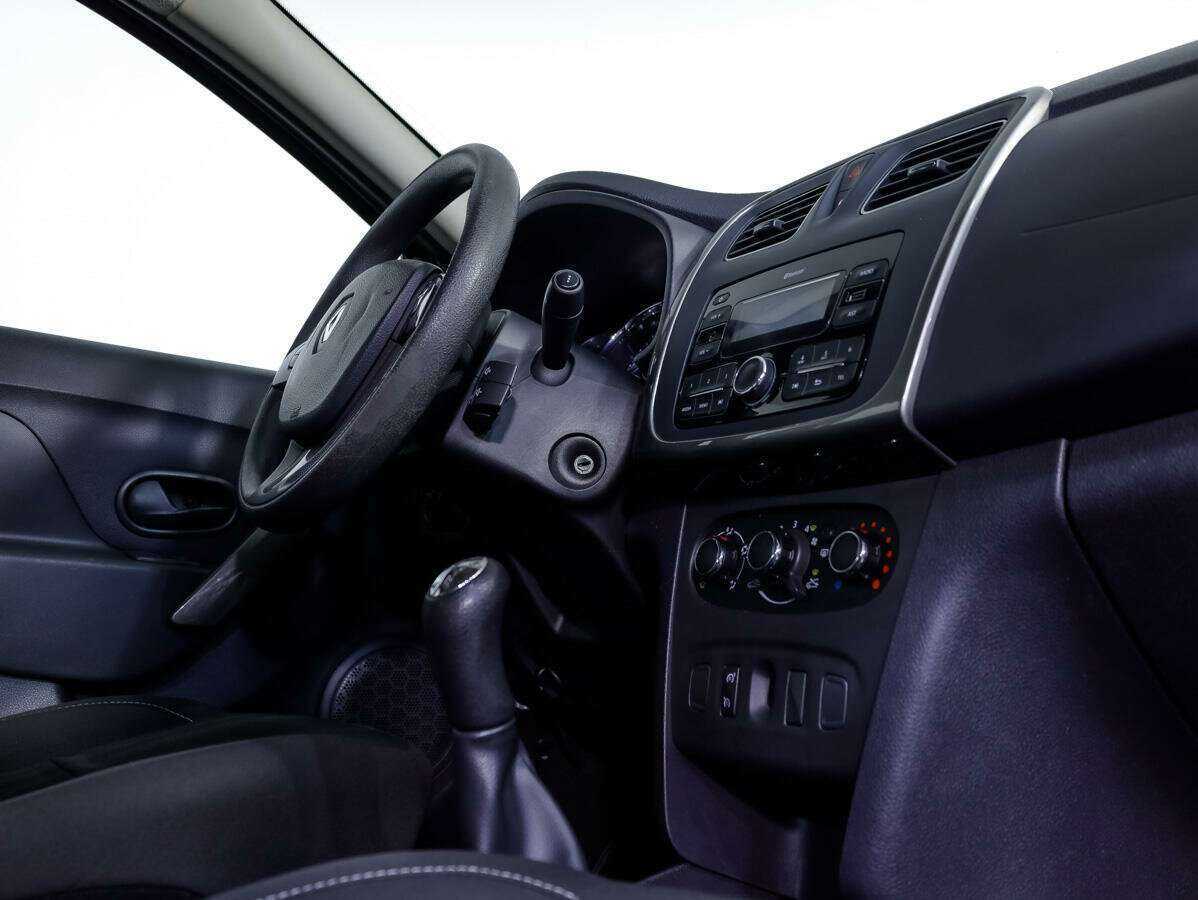 Купить Renault Sandero с пробегом. Фото: #17