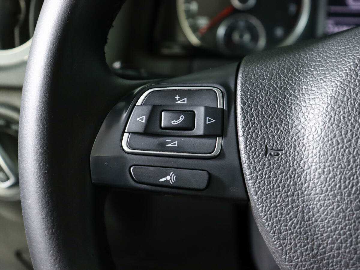 Купить Volkswagen Tiguan с пробегом. Фото: #14