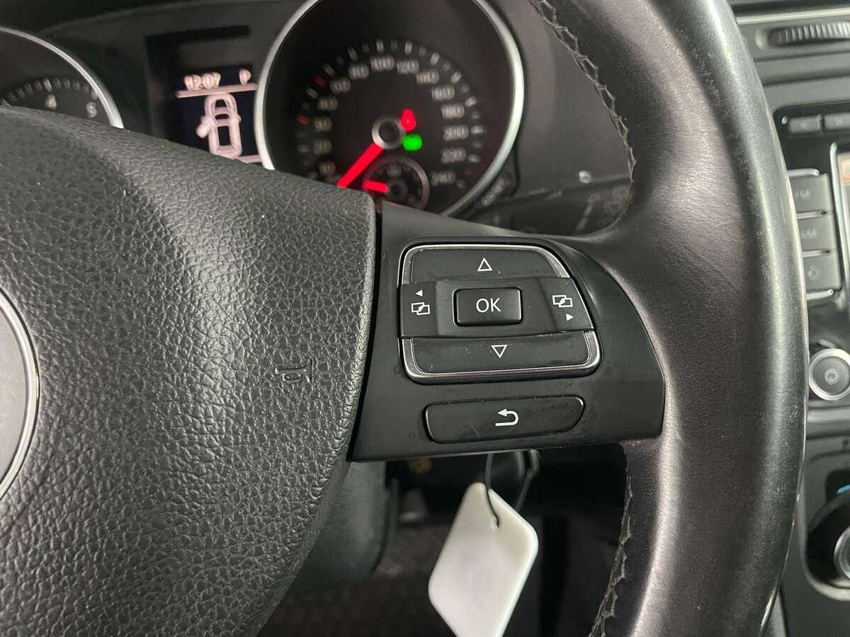 Купить Volkswagen Golf с пробегом. Фото: #11