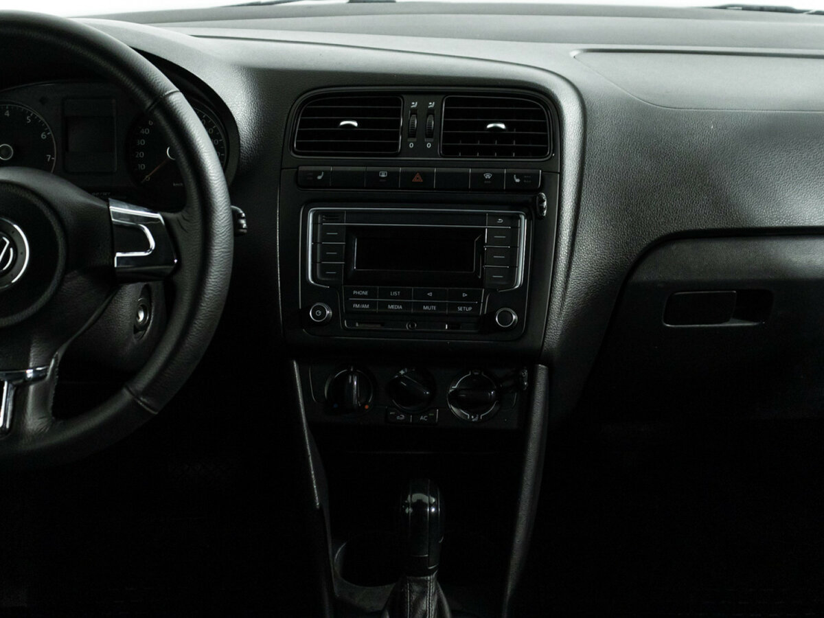 Купить Volkswagen Polo с пробегом. Фото: #13