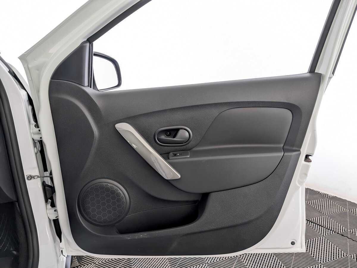 Купить Renault Sandero с пробегом. Фото: #21