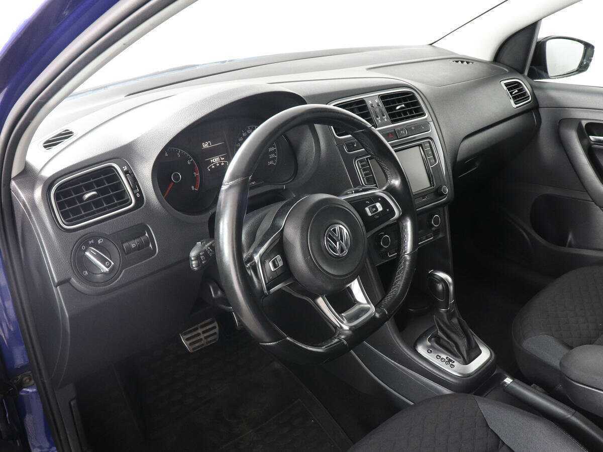 Купить Volkswagen Polo с пробегом. Фото: #8