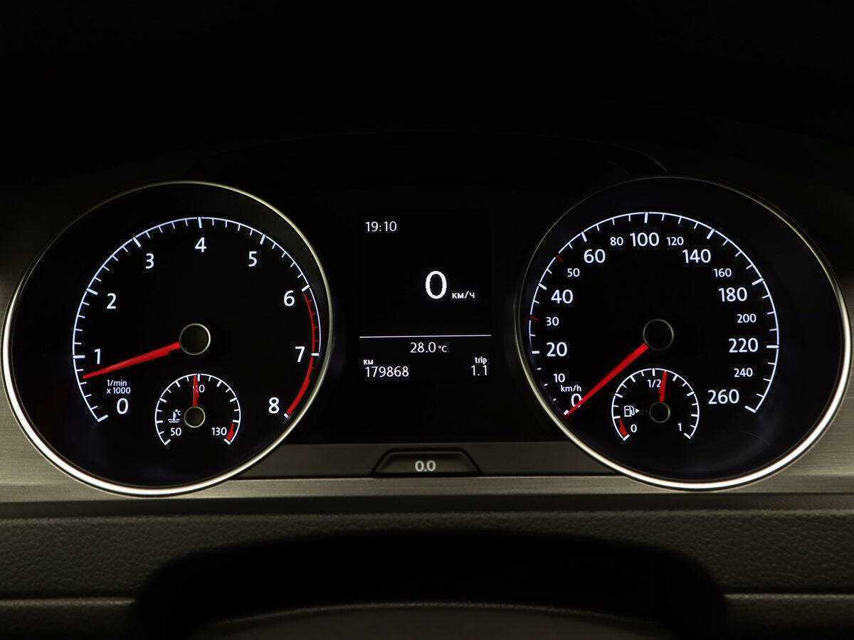 Купить Volkswagen Golf с пробегом. Фото: #19