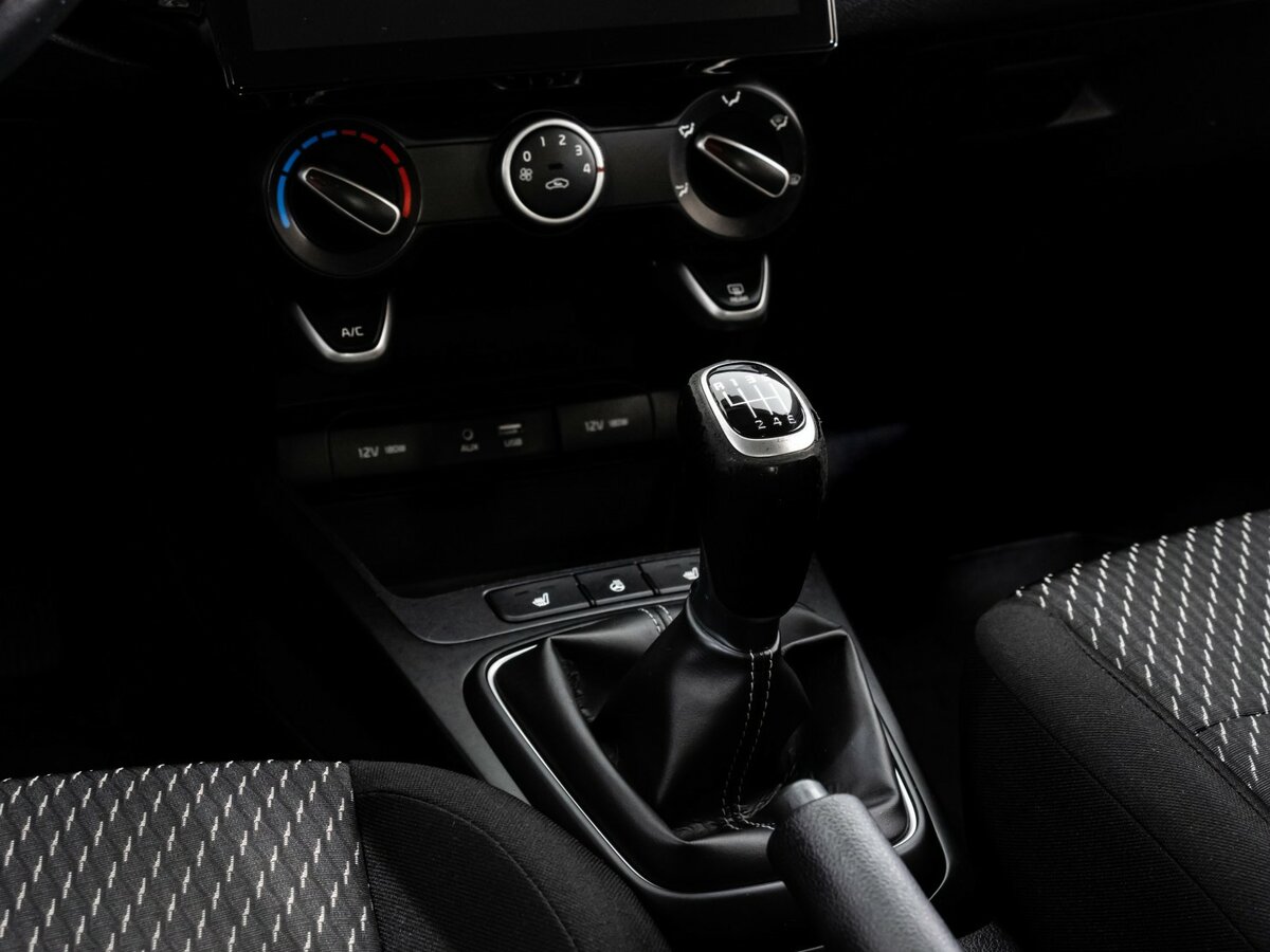 Купить Kia Rio с пробегом. Фото: #8