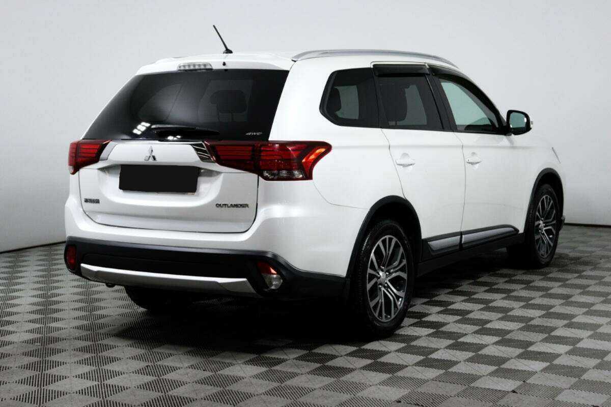 Купить Mitsubishi Outlander с пробегом. Фото: #4
