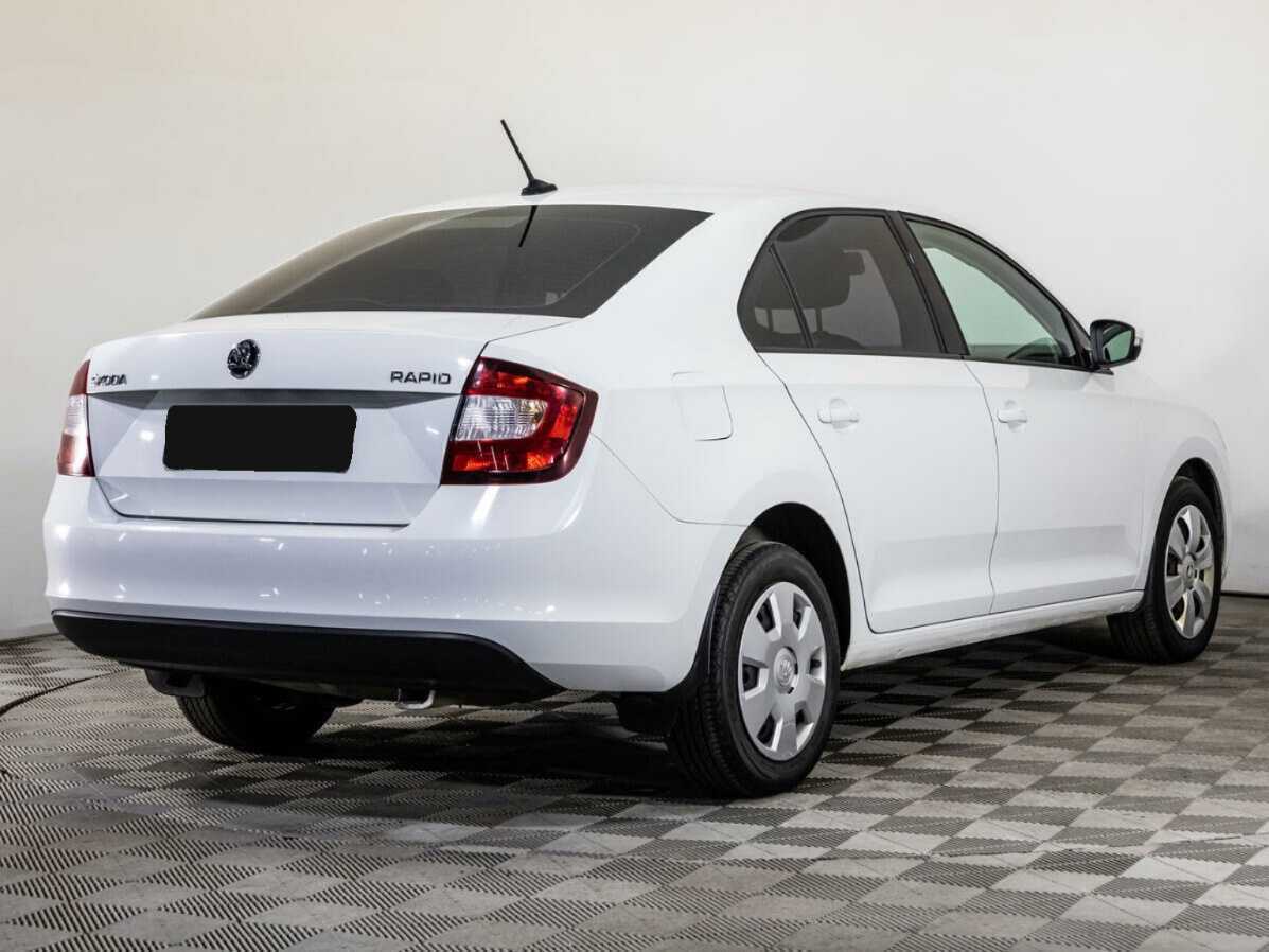 Купить Skoda Rapid с пробегом. Фото: #4