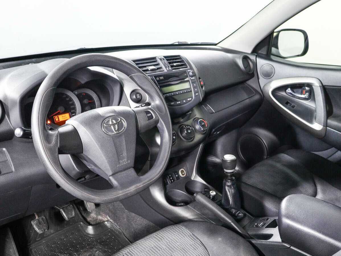 Купить Toyota RAV4 с пробегом. Фото: #10