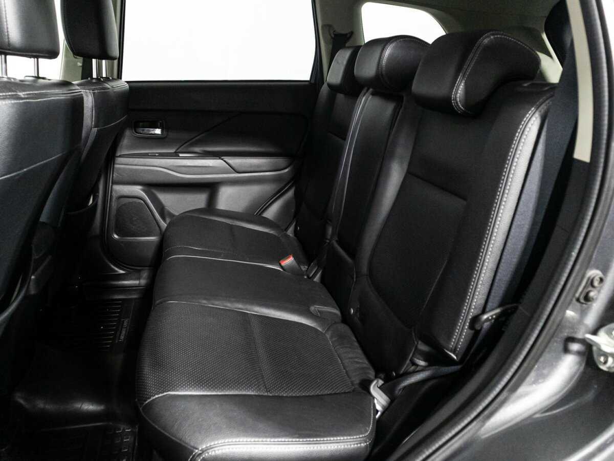 Купить Mitsubishi Outlander с пробегом. Фото: #9