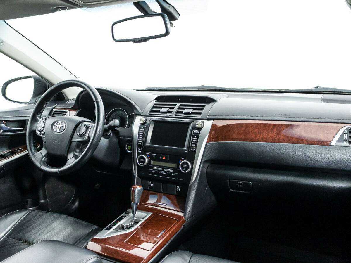 Купить Toyota Camry с пробегом. Фото: #8
