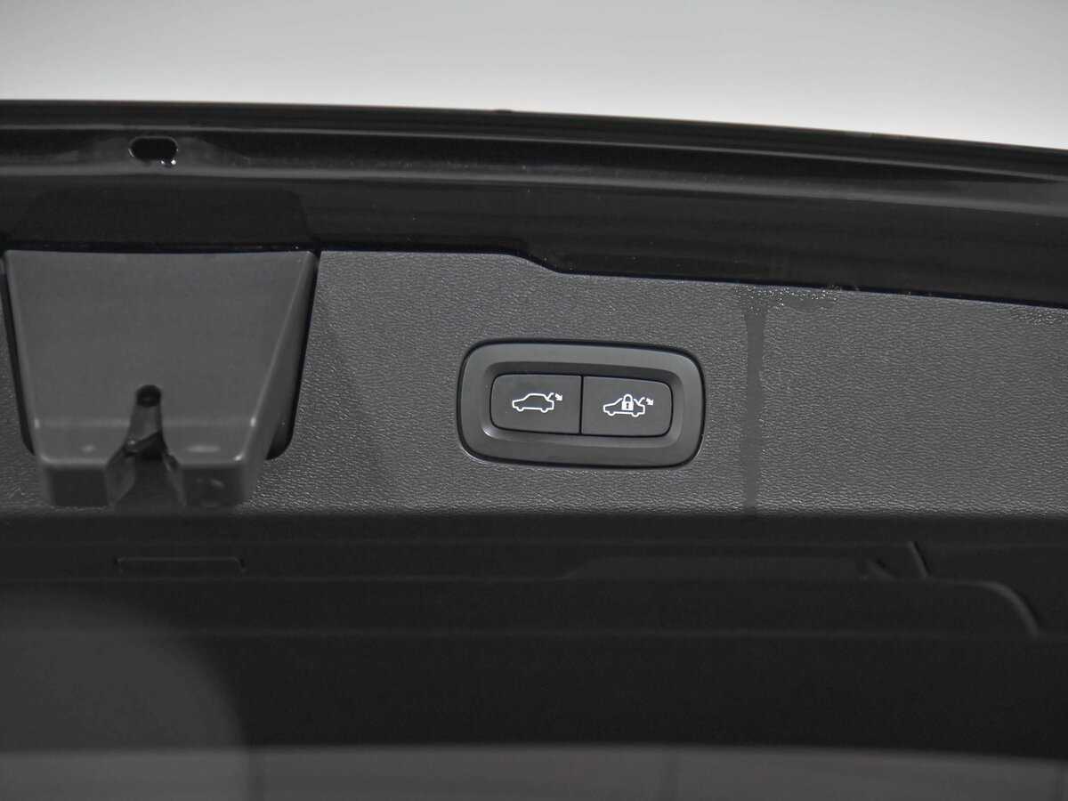 Купить Volvo V60 с пробегом. Фото: #17