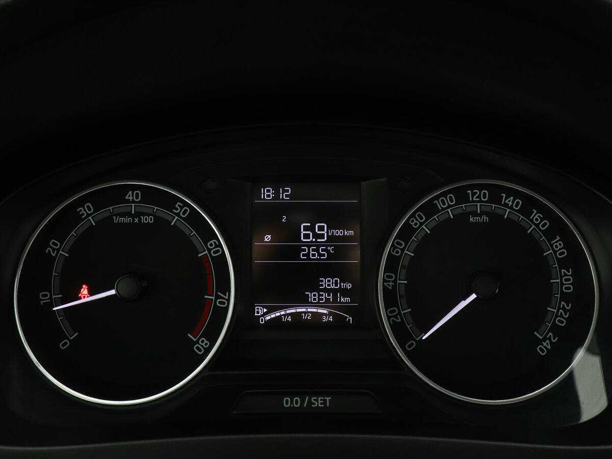 Купить Skoda Rapid с пробегом. Фото: #10