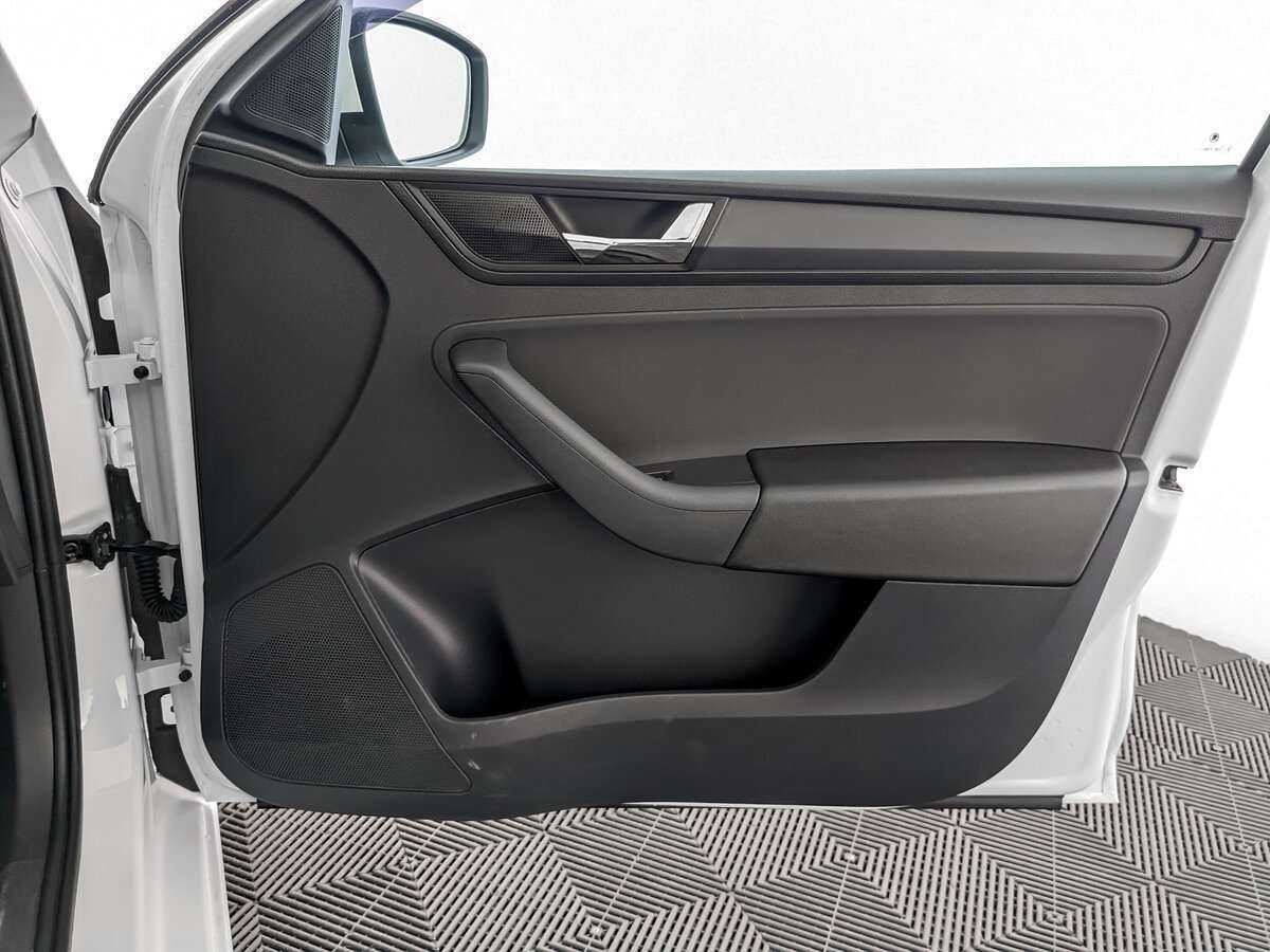 Купить Skoda Rapid с пробегом. Фото: #19