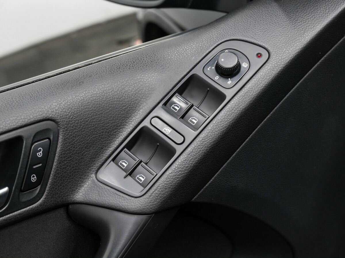 Купить Volkswagen Tiguan с пробегом. Фото: #15