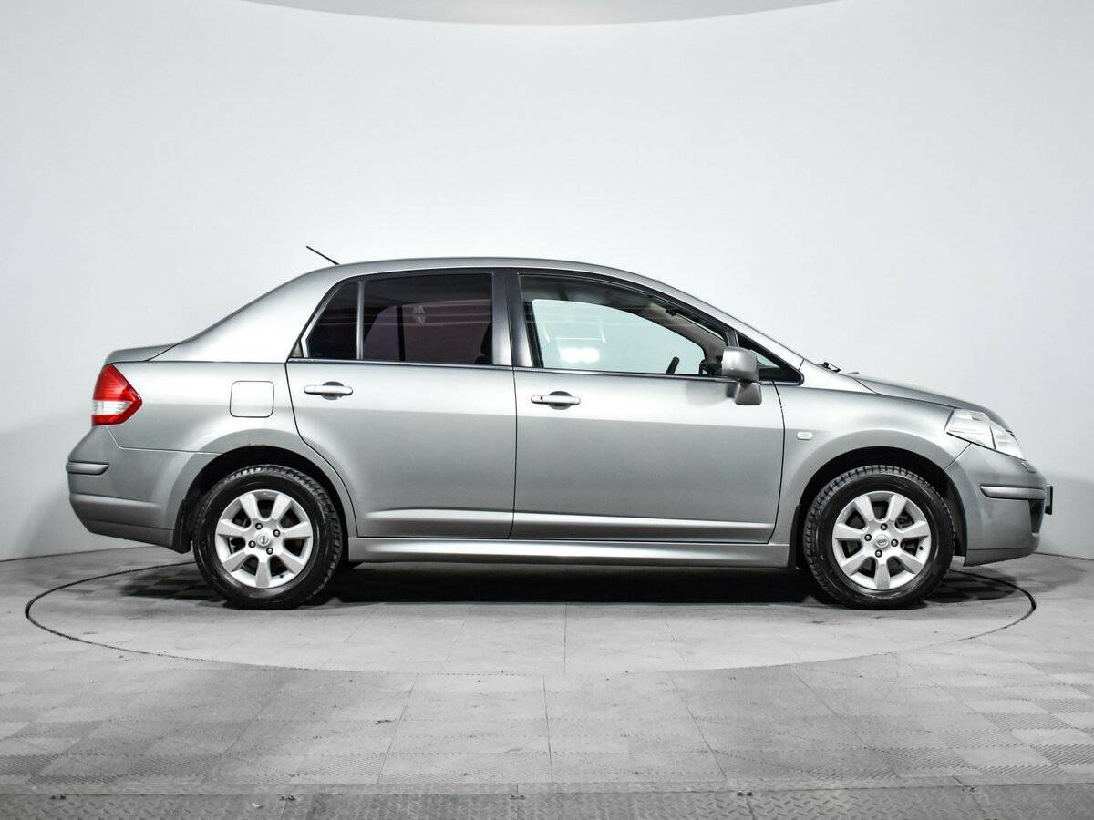 Купить Nissan Tiida с пробегом. Фото: #3