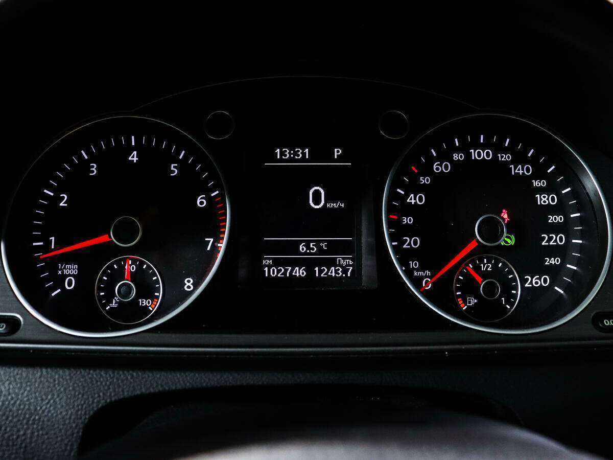 Купить Volkswagen Passat с пробегом. Фото: #8
