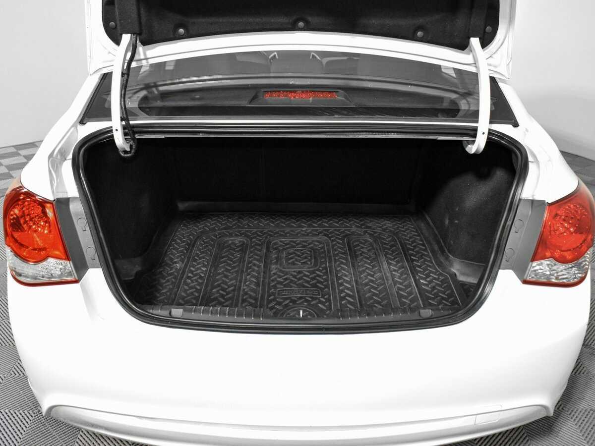 Купить Chevrolet Cruze с пробегом. Фото: #18