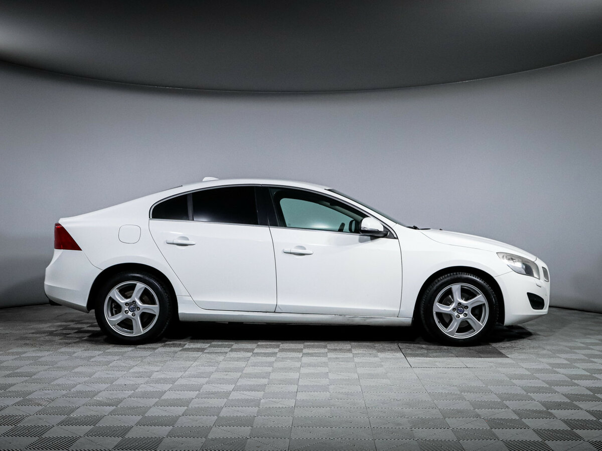 Купить Volvo S60 с пробегом. Фото: #3