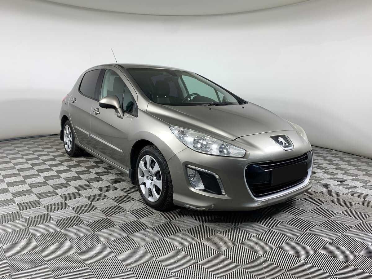 Купить Peugeot 308 с пробегом. Фото: #2