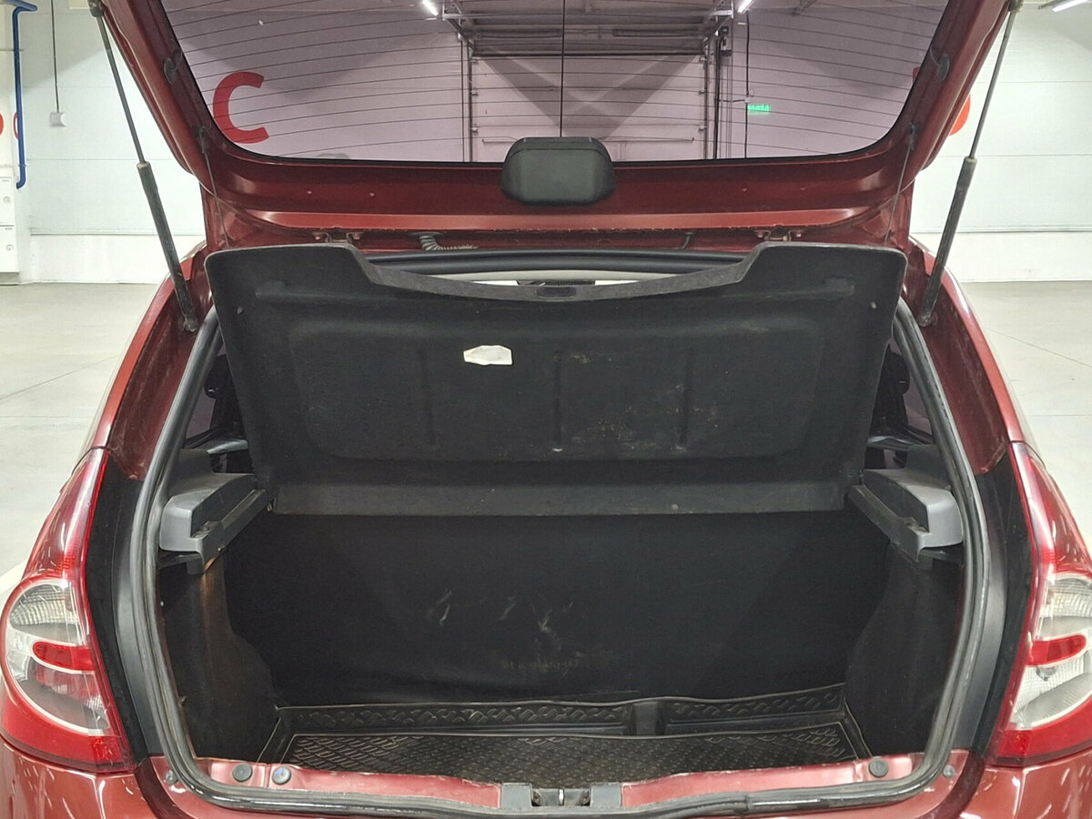 Купить Renault Sandero с пробегом. Фото: #9