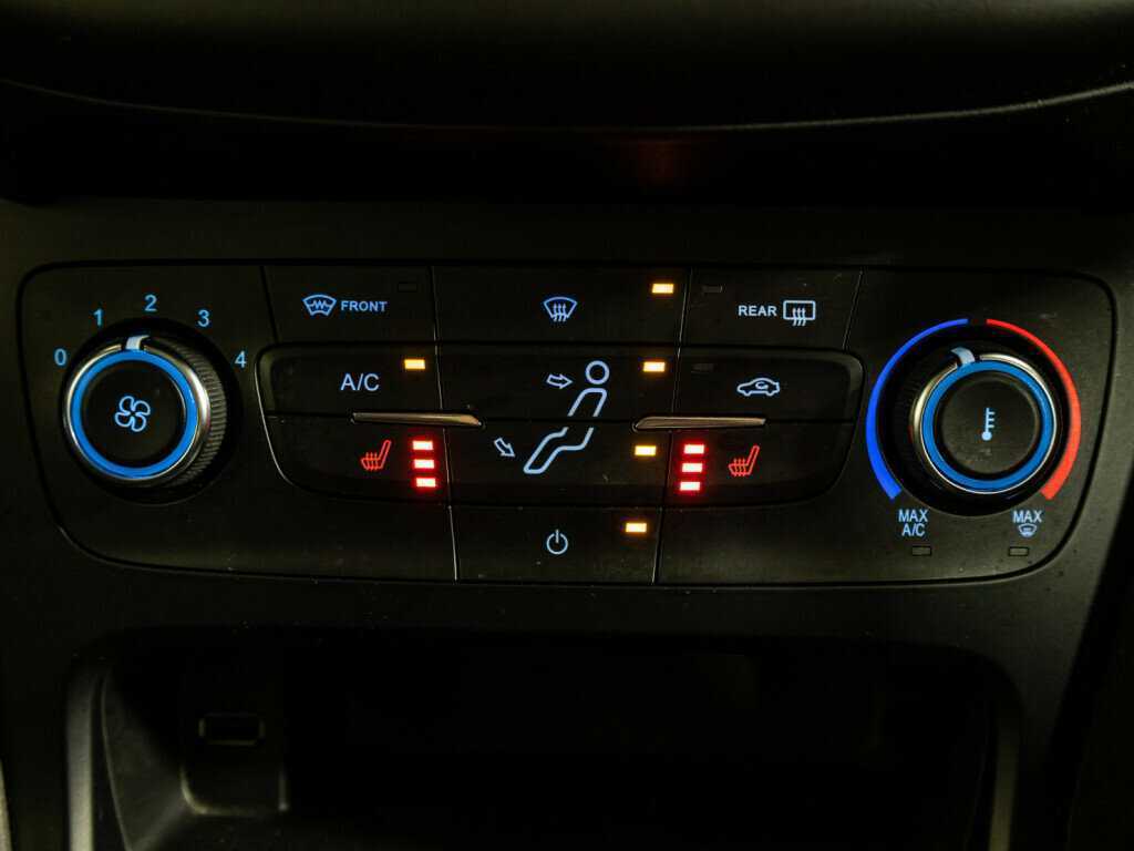 Купить Ford Focus с пробегом. Фото: #13