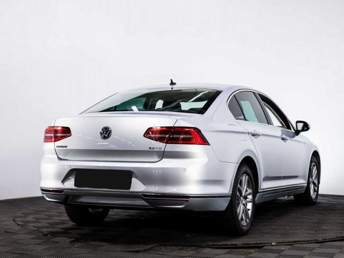 Купить Volkswagen Passat с пробегом. Фото: #5