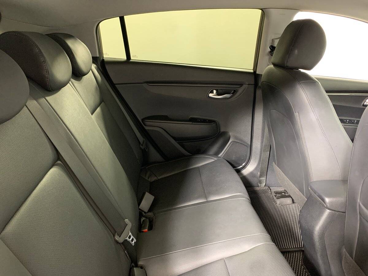 Купить Kia Rio с пробегом. Фото: #16