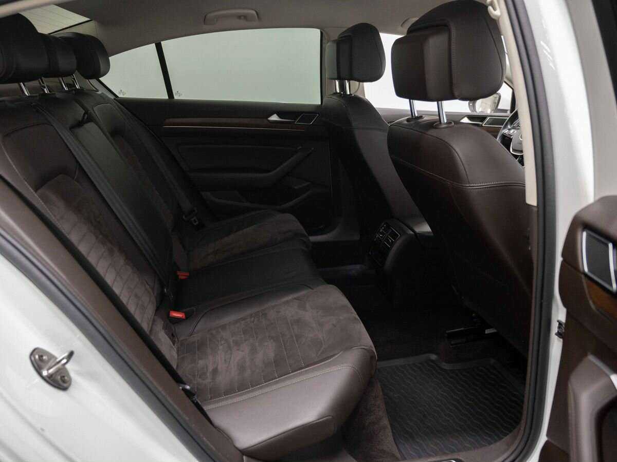 Купить Volkswagen Passat с пробегом. Фото: #9