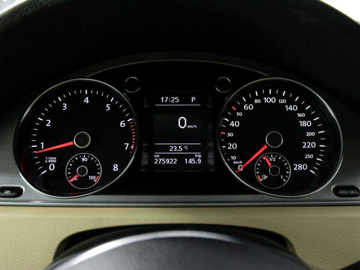 Купить Volkswagen Passat CC с пробегом. Фото: #11