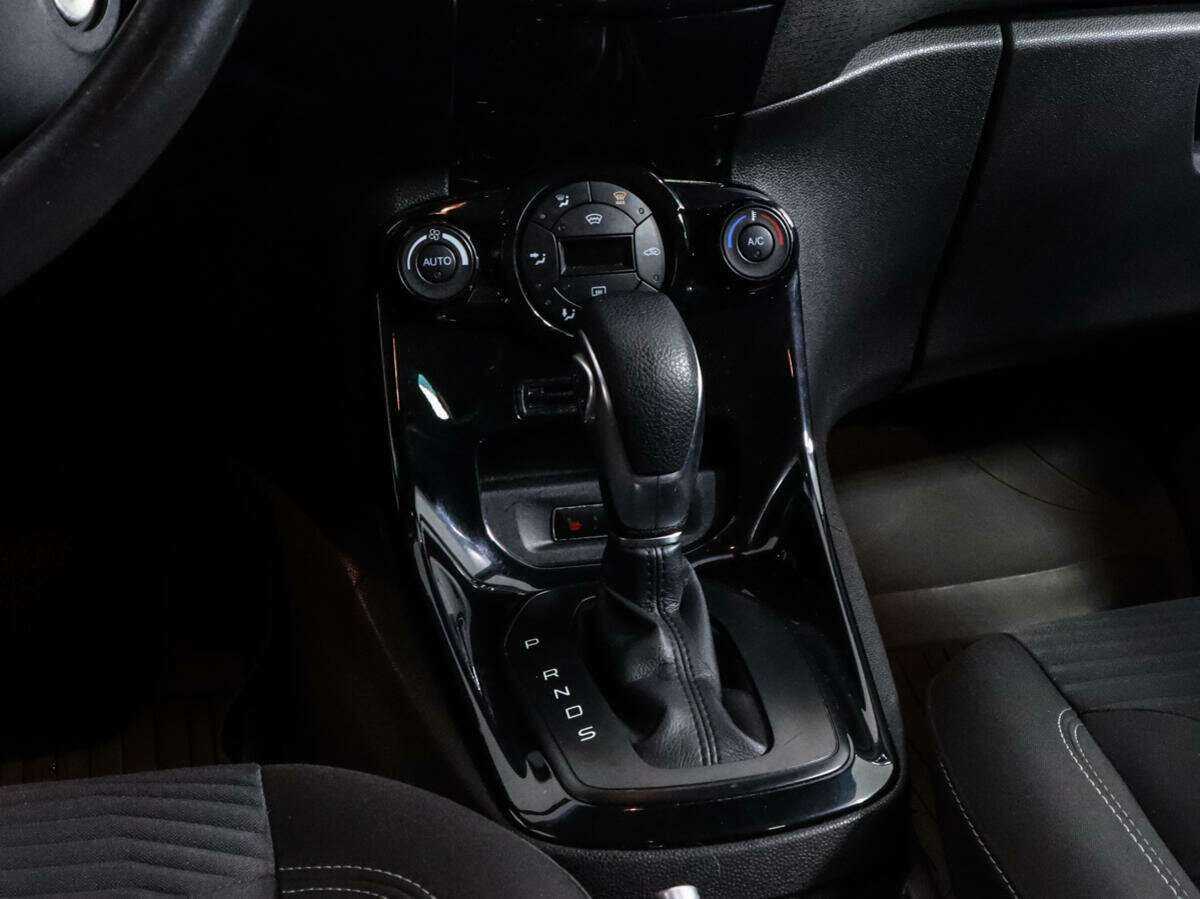Купить Ford Fiesta с пробегом. Фото: #11