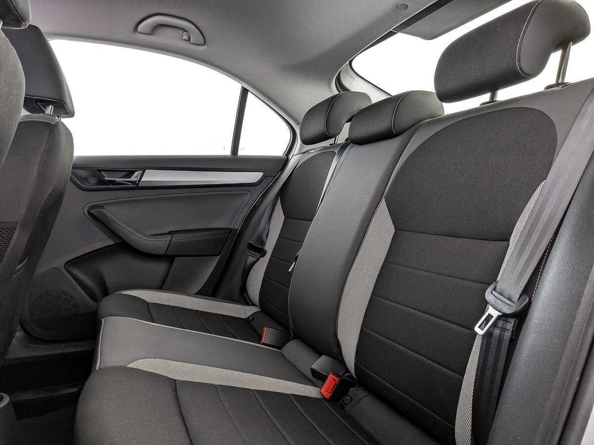 Купить Skoda Rapid с пробегом. Фото: #13