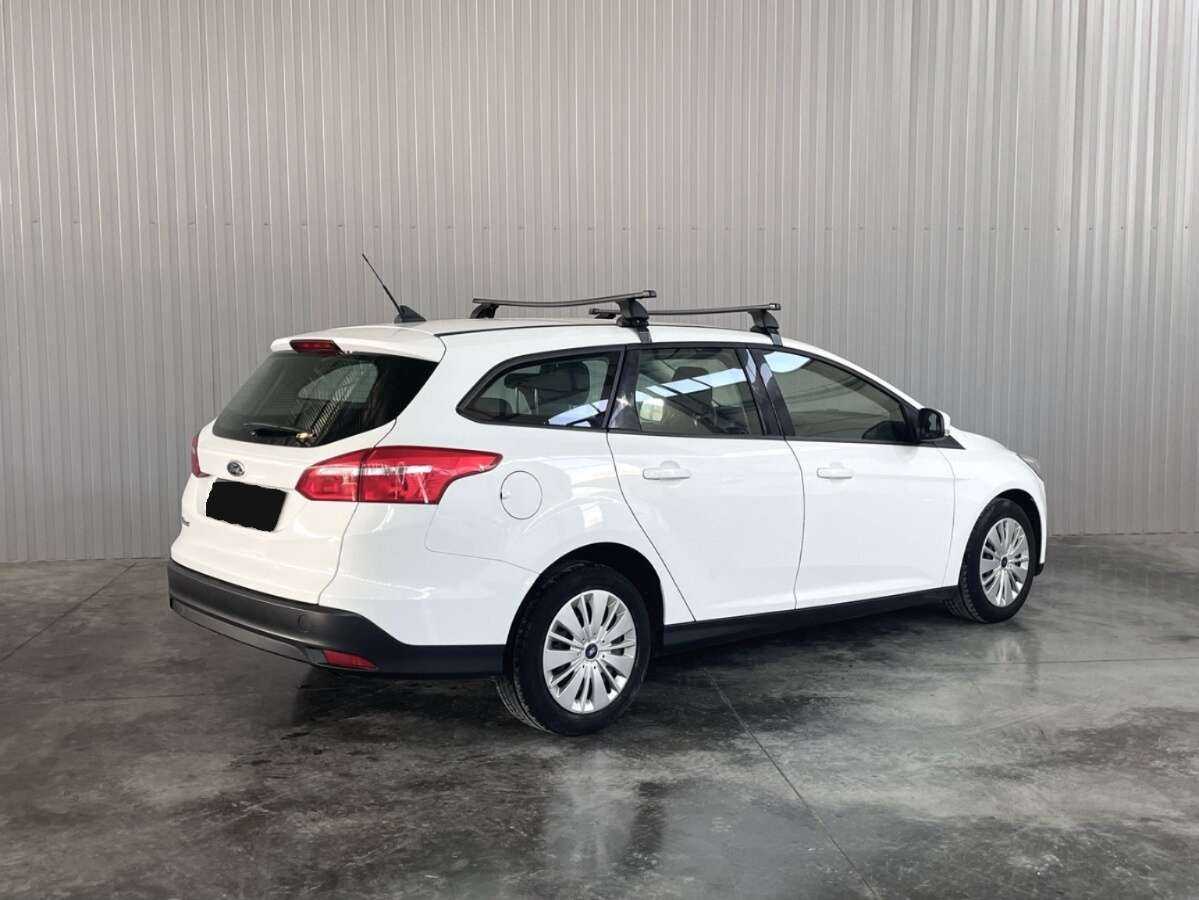Купить Ford Focus с пробегом. Фото: #4