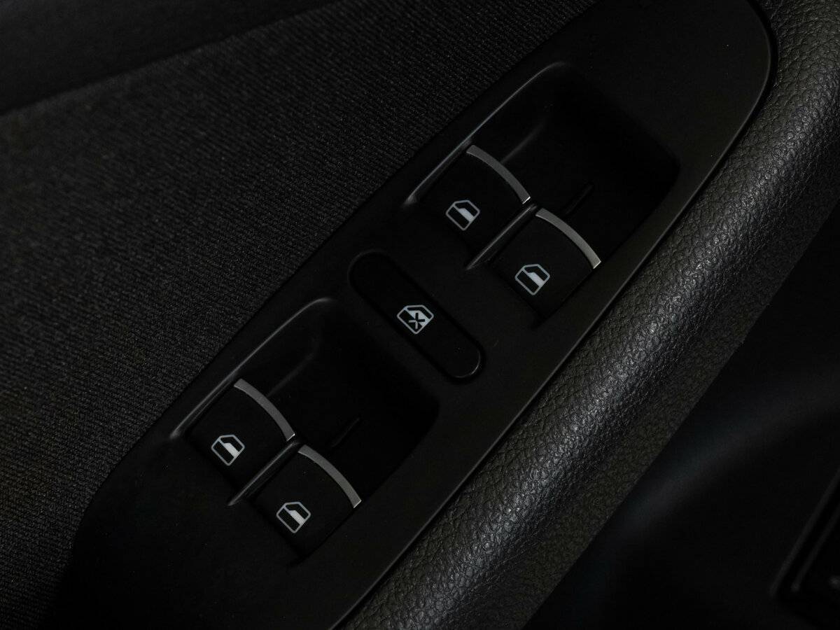 Купить Volkswagen Jetta с пробегом. Фото: #14