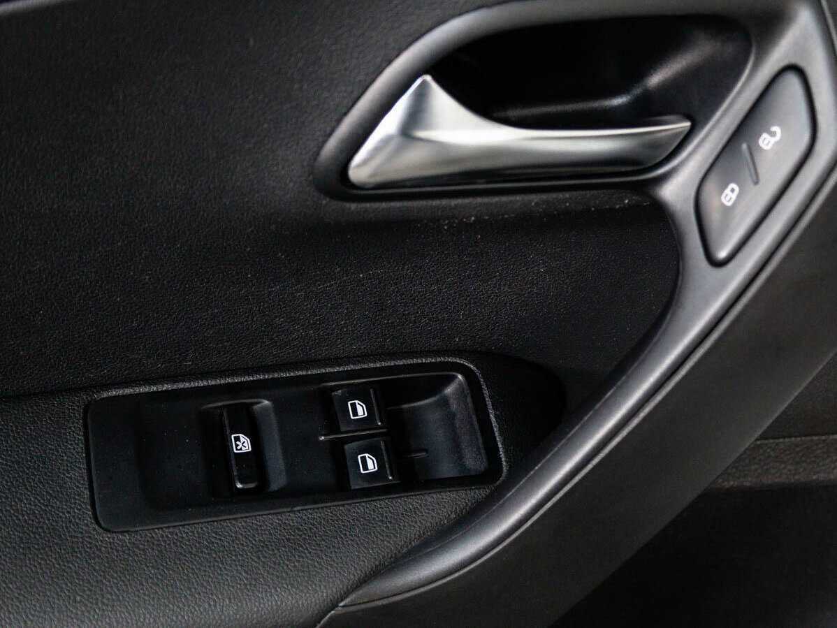 Купить Volkswagen Polo с пробегом. Фото: #12