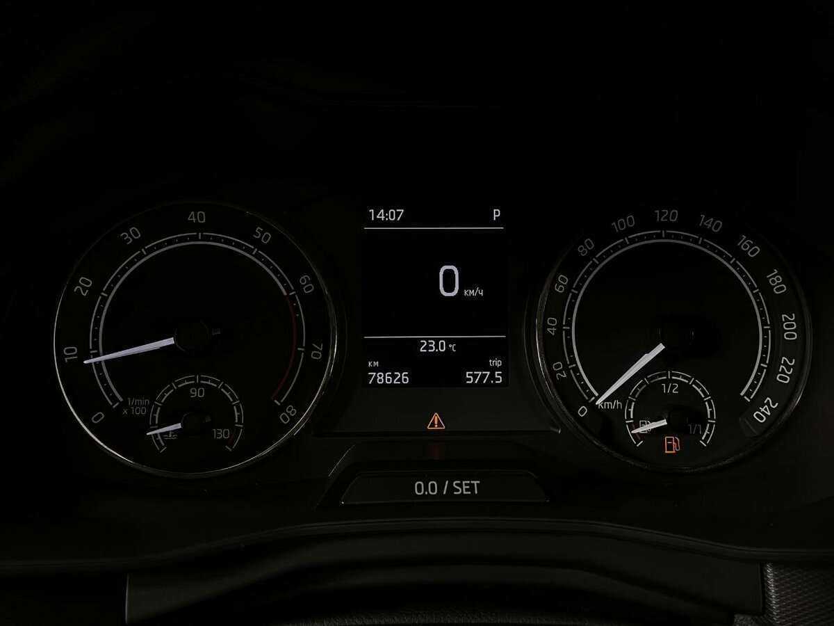 Купить Skoda Rapid с пробегом. Фото: #10