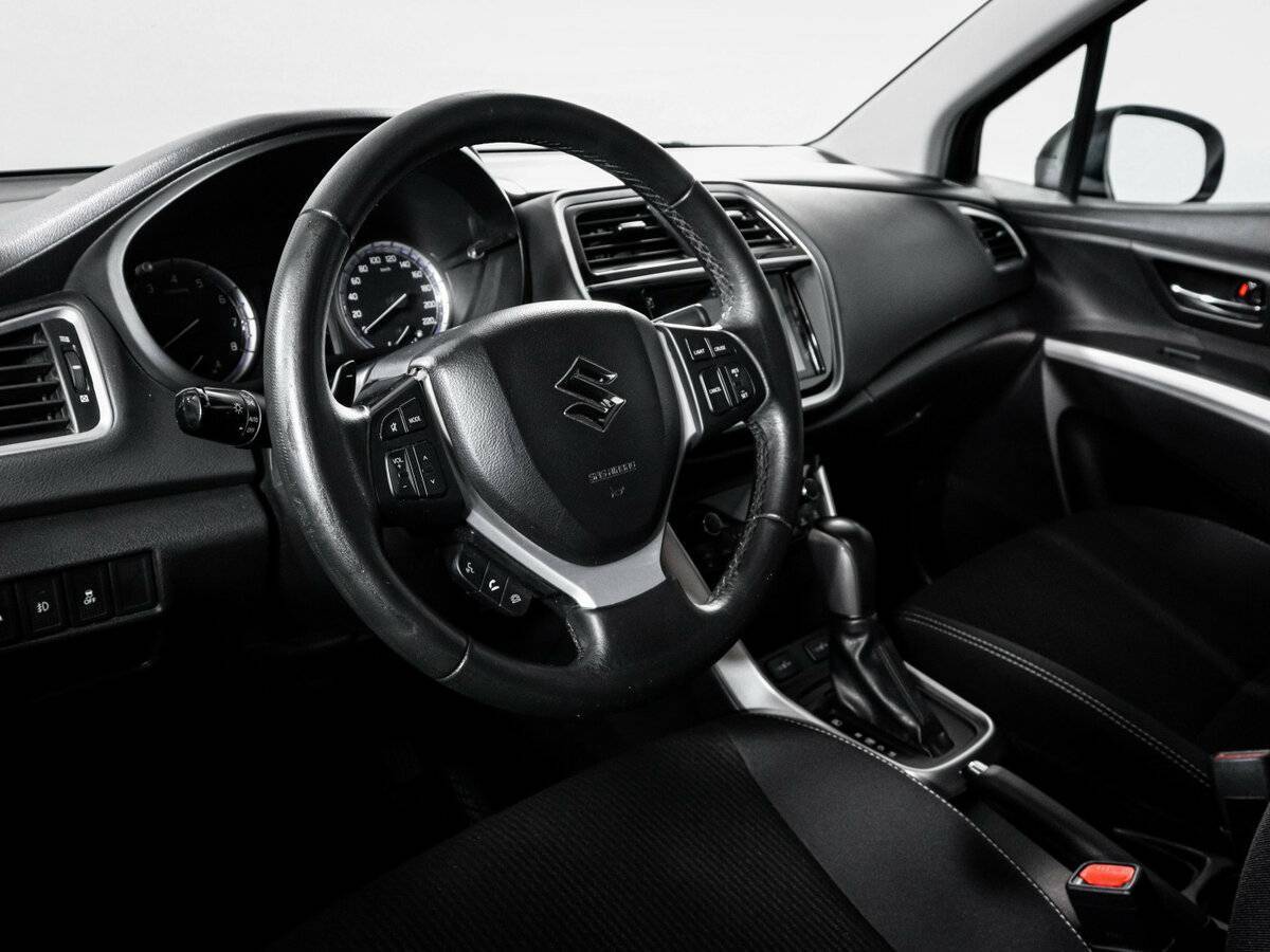 Купить Suzuki SX4 с пробегом. Фото: #13