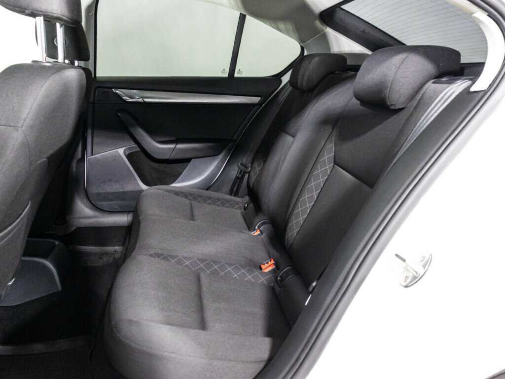 Купить Skoda Octavia с пробегом. Фото: #9