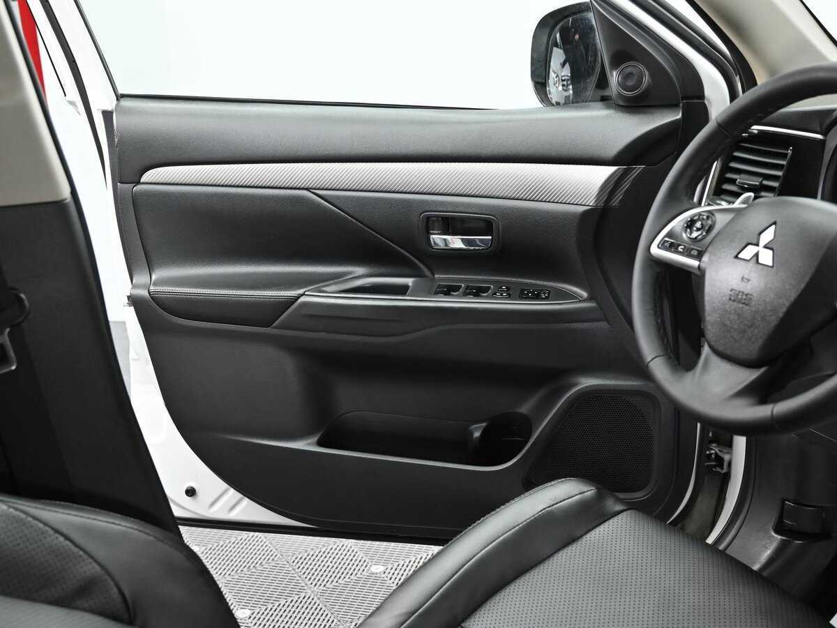 Купить Mitsubishi Outlander с пробегом. Фото: #5
